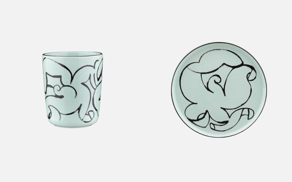 （左） Pistilla 2.5dl マグカップ ￥4180 （右） Pistilla 20cm プレート ￥6380