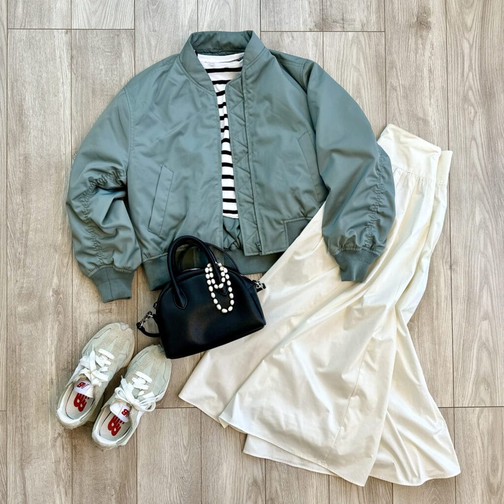 白スカートのコーデ　地味色トリコロール