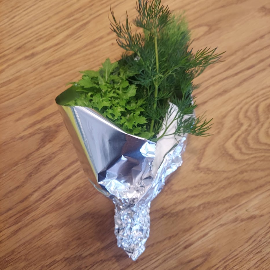 ディルとワサビ菜のブーケ　アルミホイル