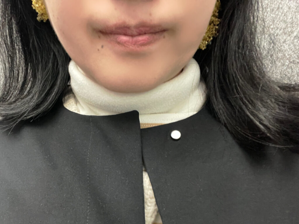 つけている写真1 FUA accessory ミモザのイヤリング ミモザの日 2025年3月8日 始まりの時 LEE100人隊 TB はな 今日のお買い物