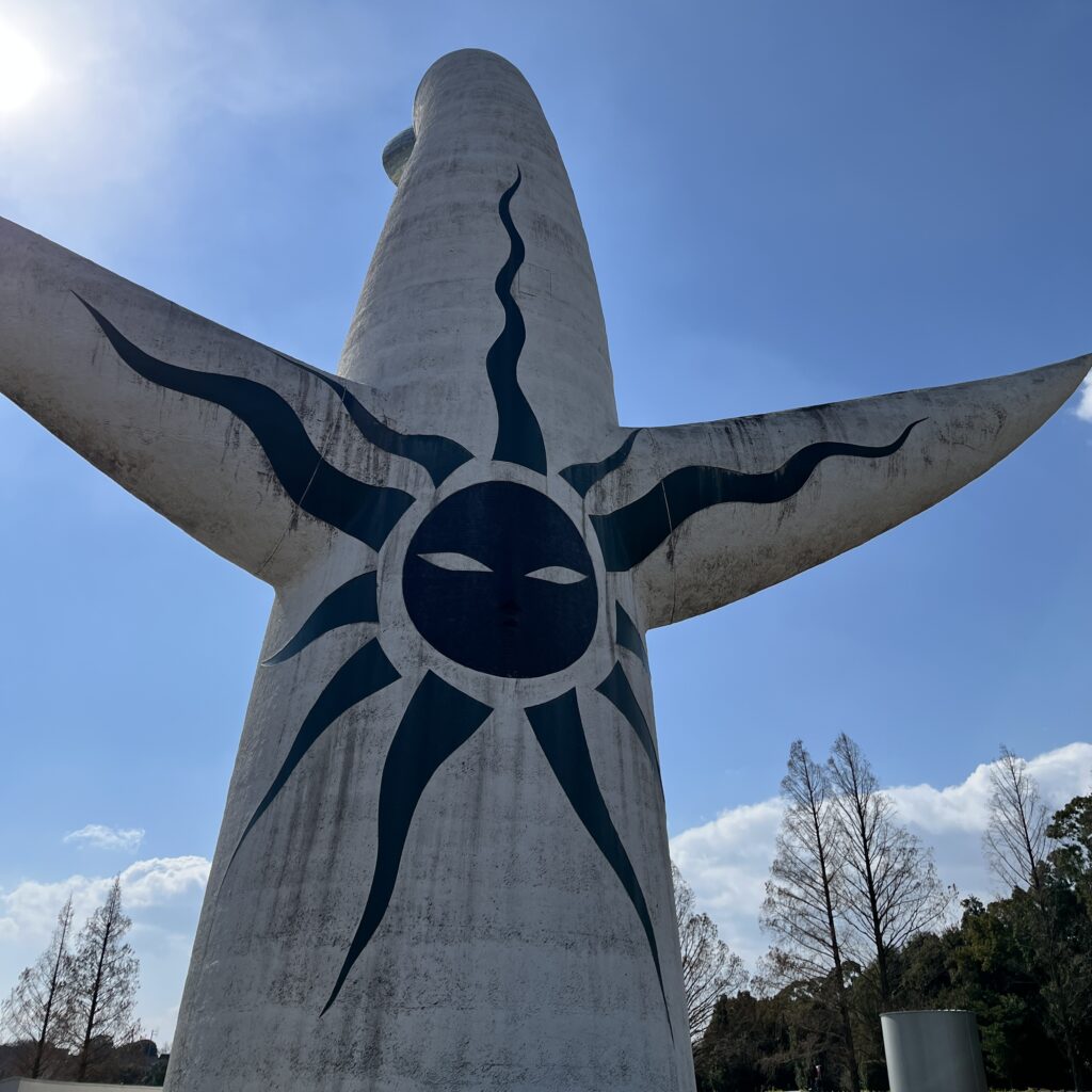 太陽の塔　裏顔