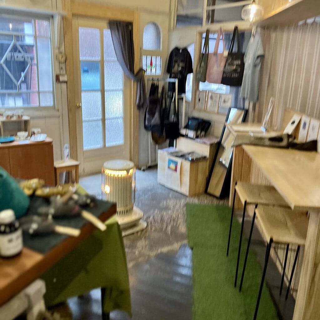 雑貨屋　カフェ