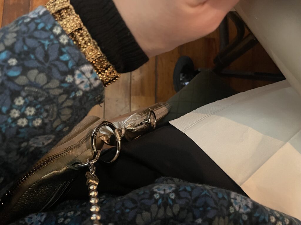 ユニクロGUコーデ2025年3月上旬足元写真1 LEE100人隊 TB はな 今日なに着てる