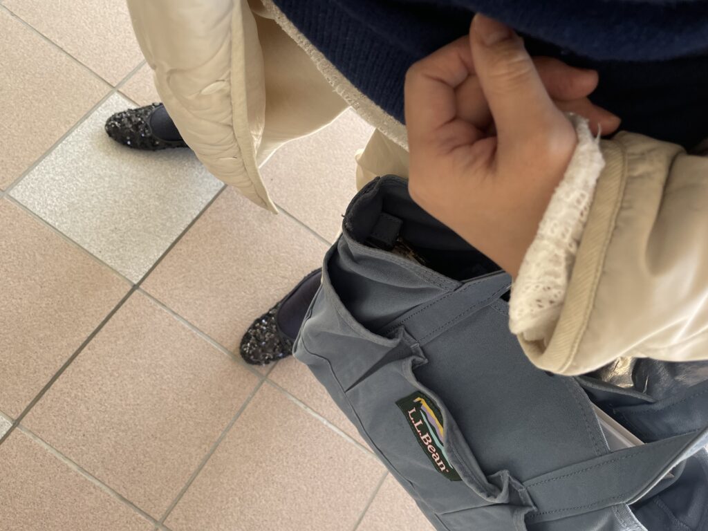 ユニクロGUコーデ2025年3月上旬足元写真3 LEE100人隊 TB はな 今日なに着てる