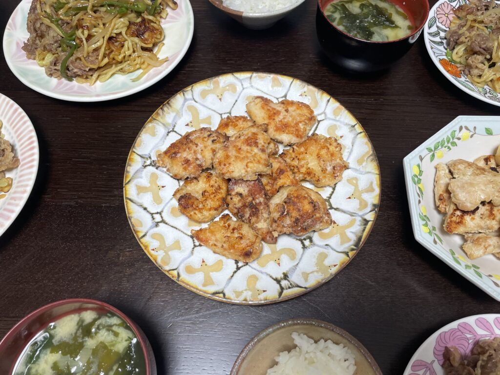 きじまりゅうたさんレシピ「鶏むねのうま味しょうが漬け」に片栗粉をまぶして揚げ焼きしたもの写真4