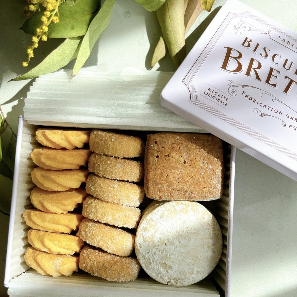 ビスキュイテリエブルトンヌ プティすみれ　缶