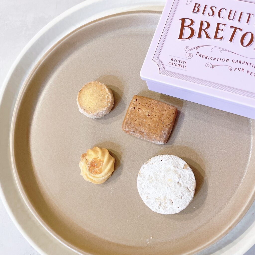 ビスキュイテリエブルトンヌ プティすみれ　缶