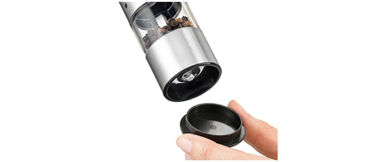 キャップがついているので、持ち運びや収納にも便利