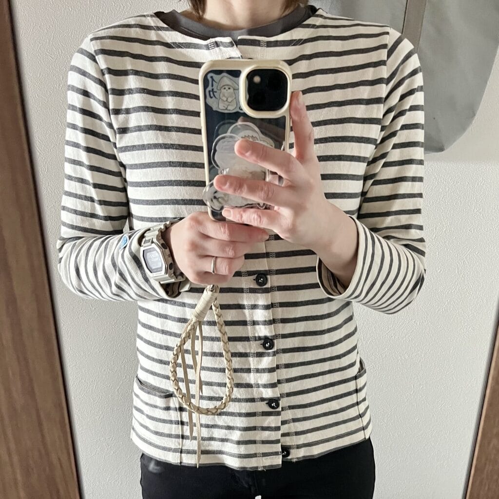 服　カーディガン　Tシャツ