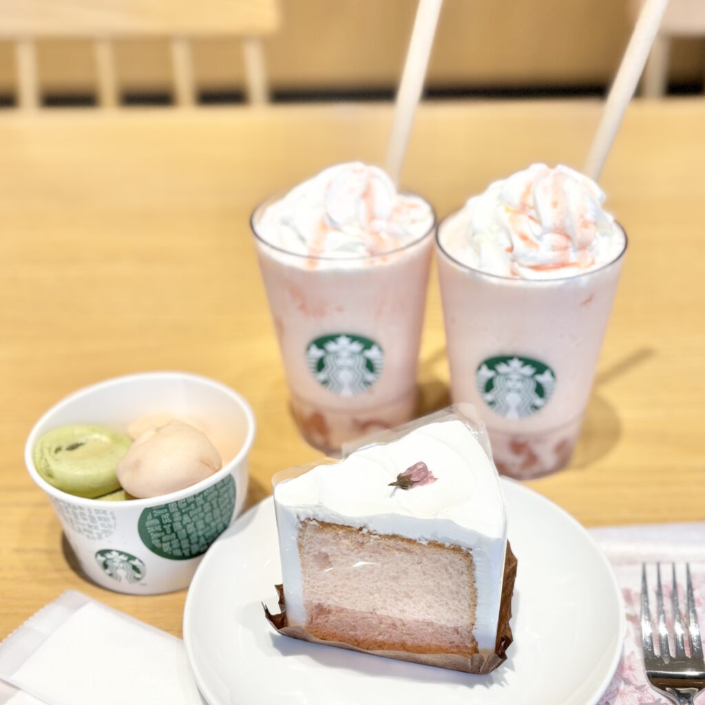 スタバ　フラペチーノ　ケーキ