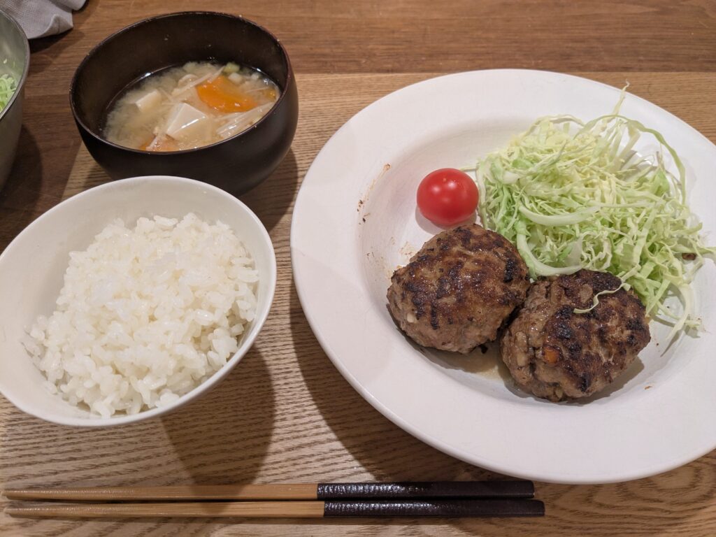 写真：ハンバーグ晩御飯
