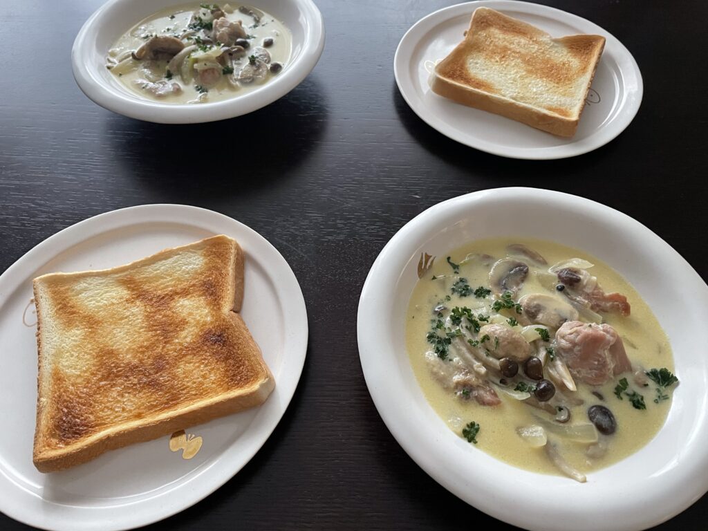 "チキンときのこのコーンクリームスープ"写真2　"ワタナベマキさんのレシピ"　"LEE100人隊　TB　はな　料理部"