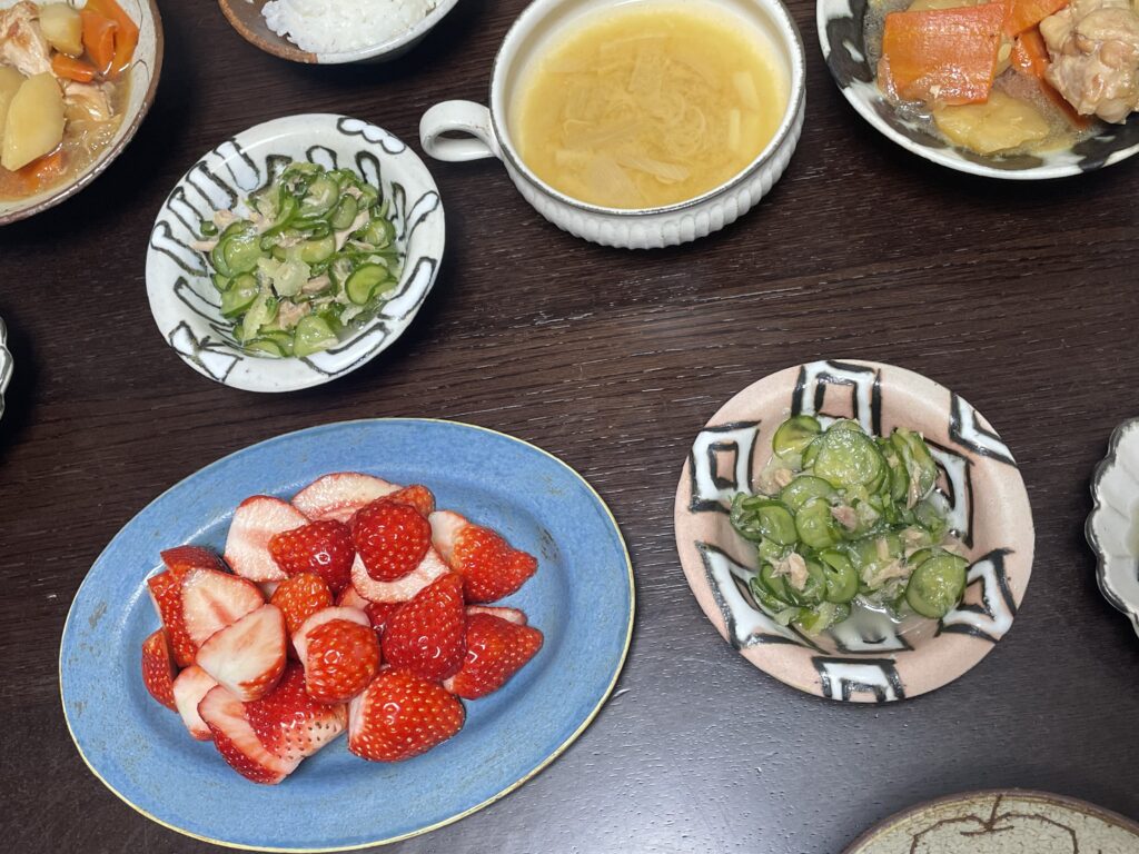 "セロリとツナのサラダ"写真1　"ワタナベマキさんのレシピ"　"LEE100人隊　TB　はな　料理部"