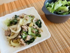 LEEレシピ レタス サラダ ひき肉炒め物