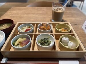 無印良品初の院内カフェ　季節の発酵お膳　2025年4月