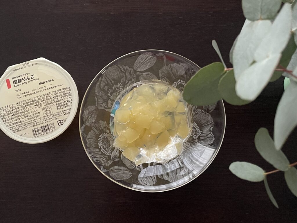 無印良品の果実を味わうゼリー国産りんごの中身写真