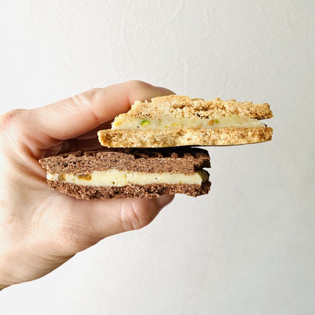 写真：miya bake、Tiger Cookie sand、焼き菓子、断面、物撮り、正面、全体