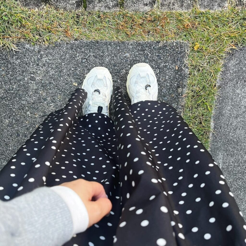 ニューバランス「ML610XB」コーデ足元