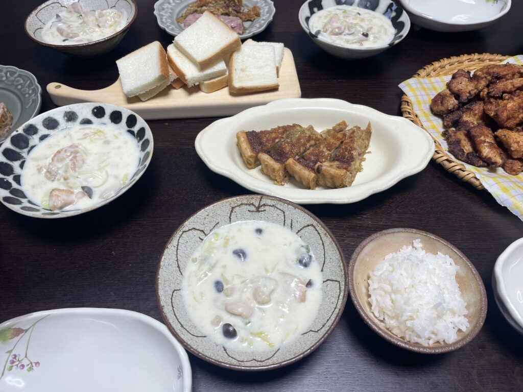 山本ゆりさんレシピ「白菜と豚バラのクリーム煮」を40代主婦が作ってみて、食卓に並べた写真2