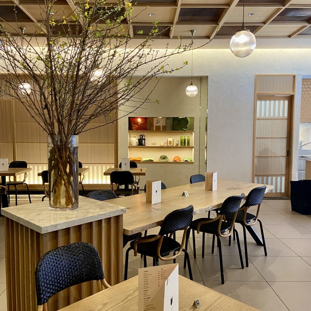 カフェキツネ 表参道カフェ