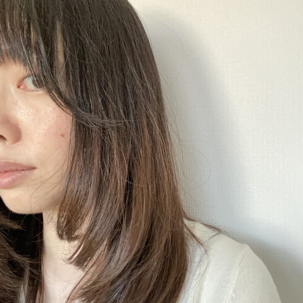 ヘアスタイル　レイヤー　前髪