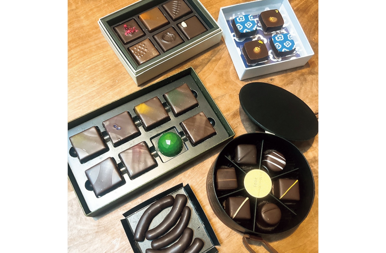 プレゼントが夫婦のコミュニケーションのひとつに。甘いものとコーヒーが仕事のお供の夫は、バレンタインのチョコをすぐ食べきってしまうので、今年は多めに4箱プレゼント。