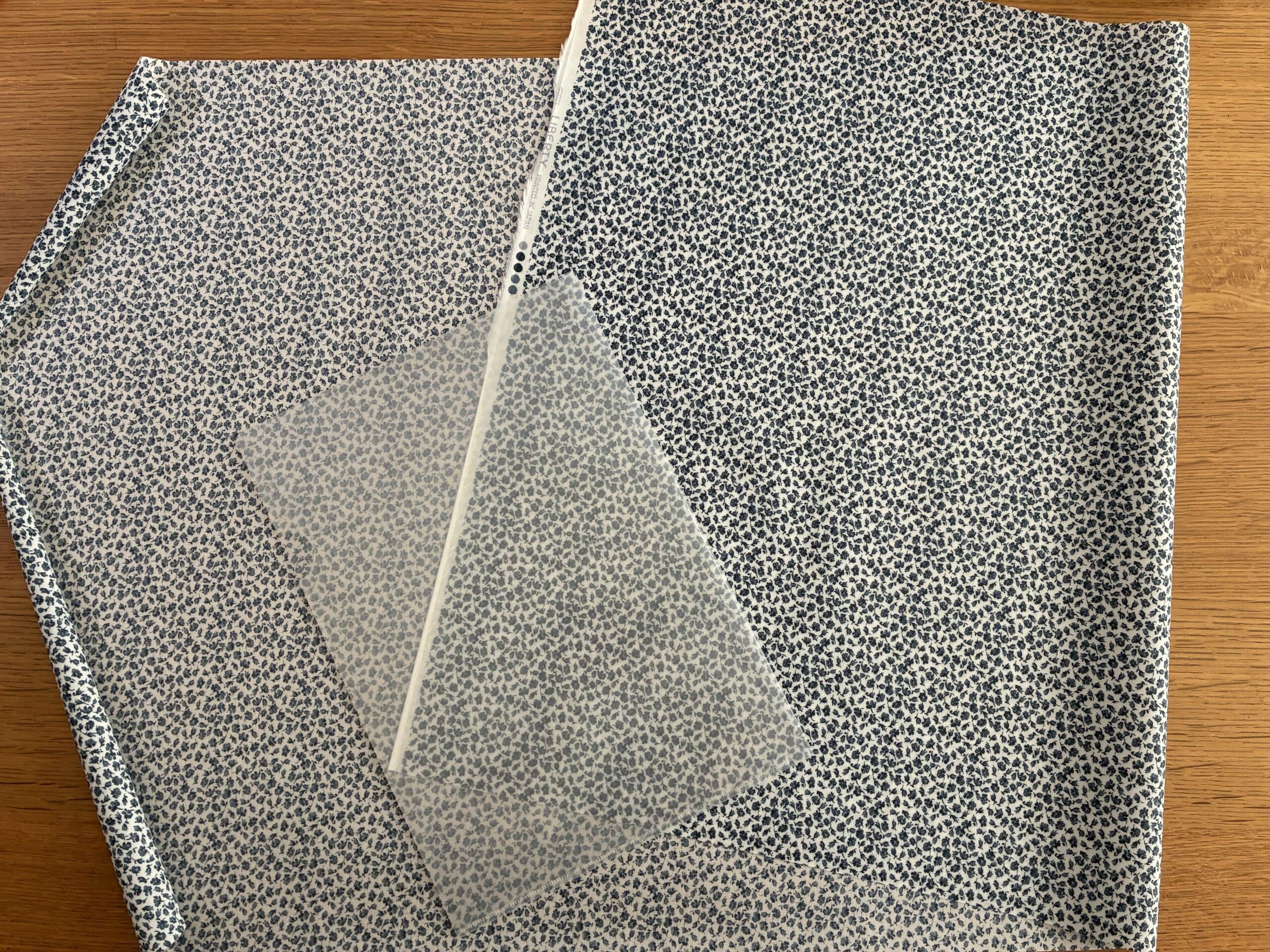 リバティのラミネート生地