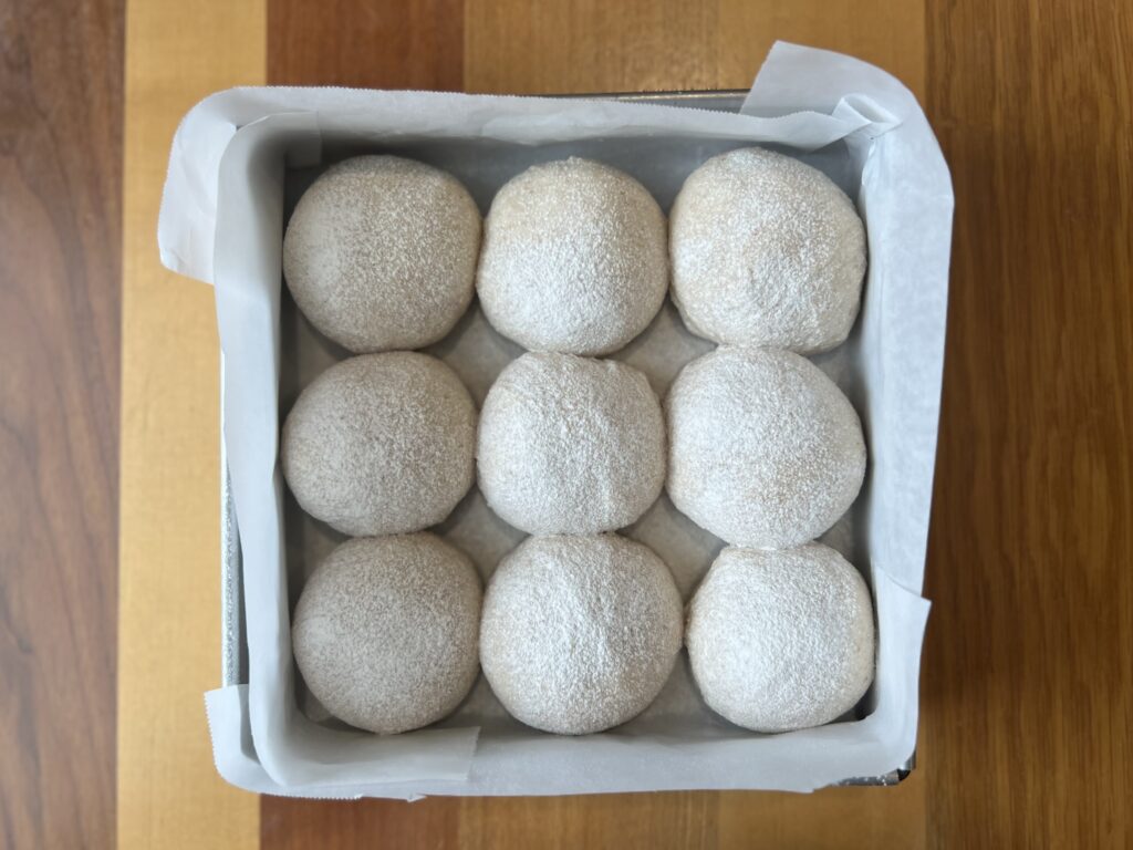 悲しいかな、飽くなき探求心を持つパンおたく（icoco)は我が家に何か起こっても自由気ままに発酵が進む天然酵母を死滅させたくない!という強い思いから、アクシデントの最中だって同時進行でお世話も欠かさずまだパンを焼いています。