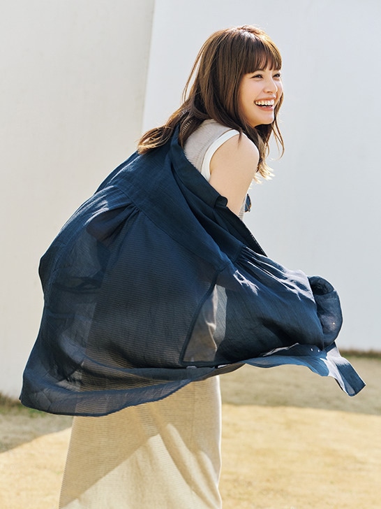 垣内彩未さん　シャツ（5月発売）￥47300／カオス表参道（カオス）のコーデ