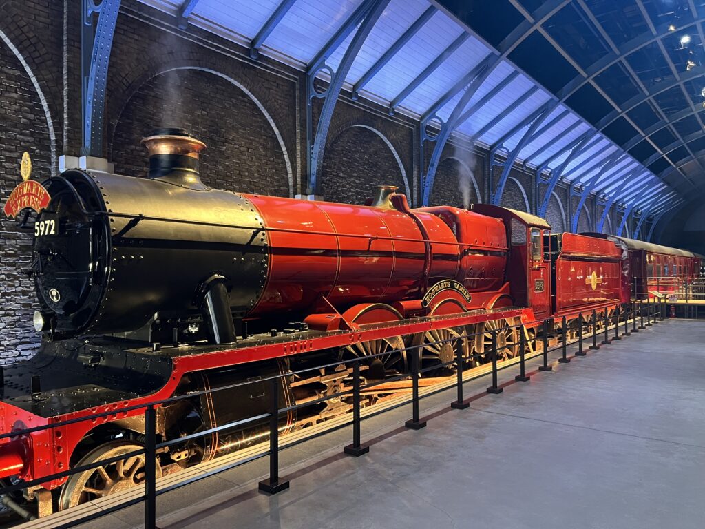 【ワーナー ブラザース スタジオツアー東京】映画ハリーポッターの舞台裏を体験！① TB icoco