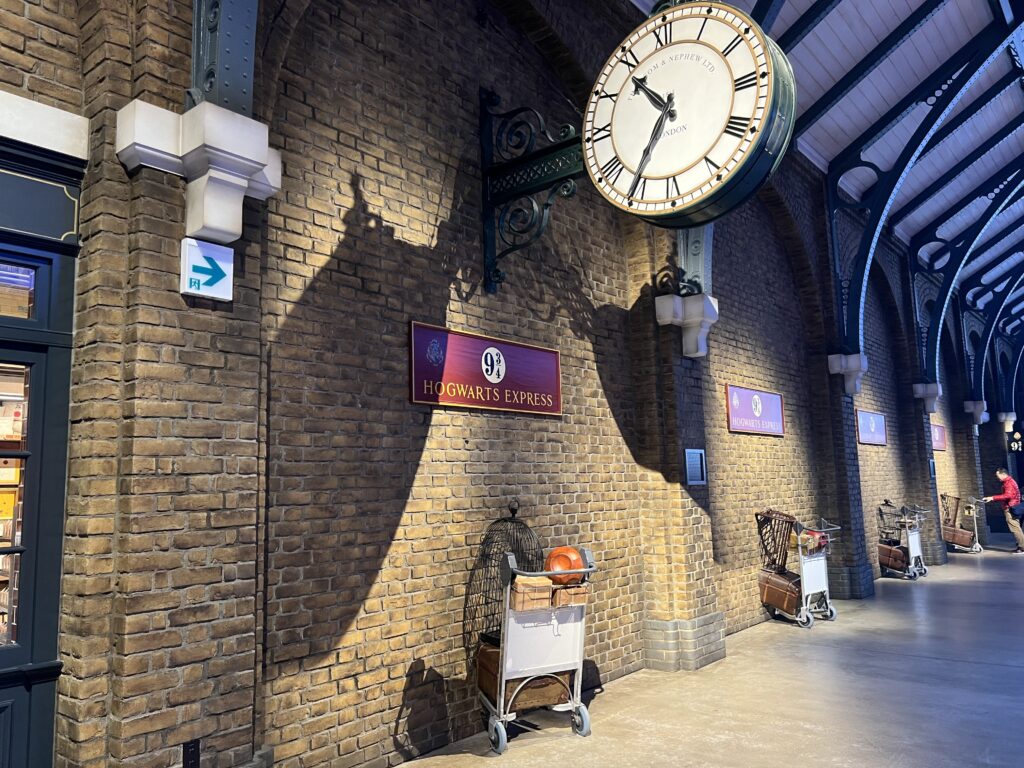 【ワーナー ブラザース スタジオツアー東京】映画ハリーポッターの舞台裏を体験！① TB icoco