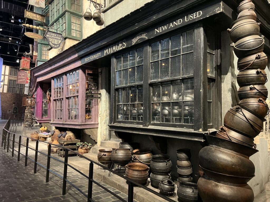 【ワーナー ブラザース スタジオツアー東京】映画ハリーポッターの舞台裏を体験！① TB icoco