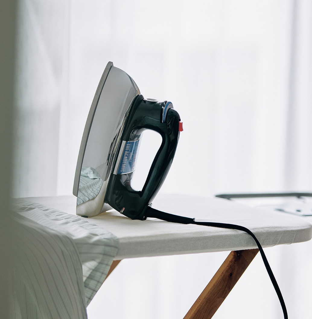 【DBK】 スチーム＆ドライアイロン THE ACADEMIC