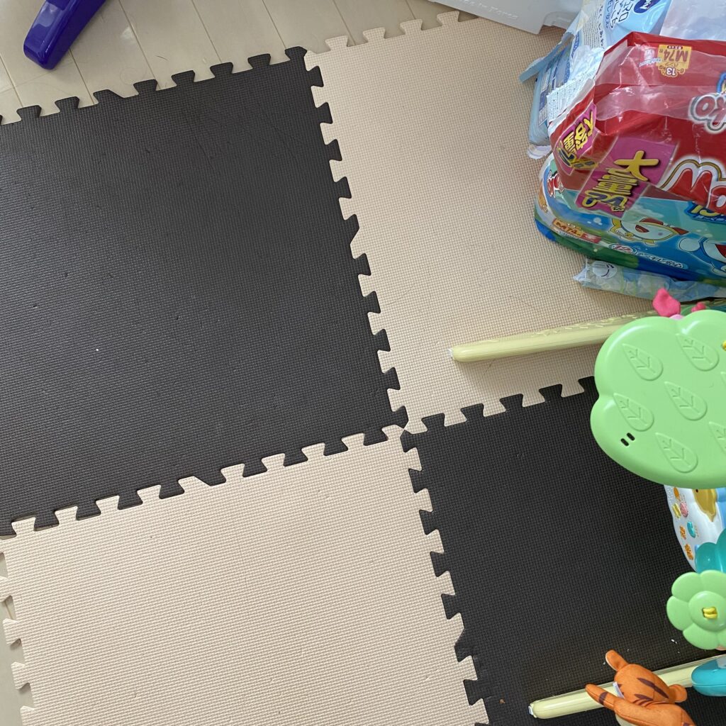 プレイマット　西松屋　