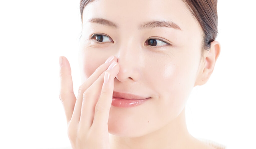 角栓が詰まった毛穴ゾーンやザラつく部分をクルクル