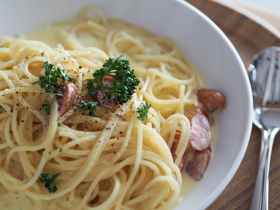 手料理のカルボナーラ