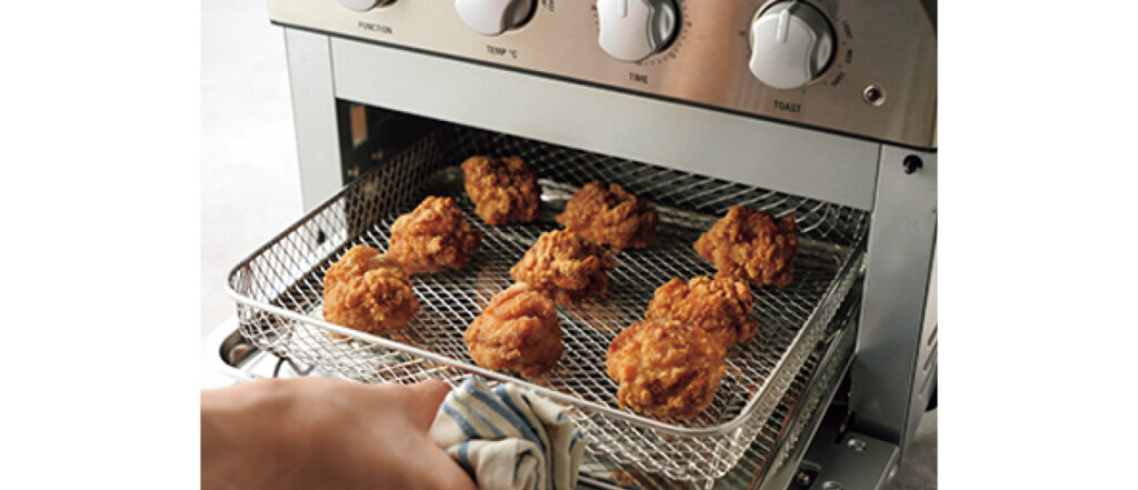 付属のメッシュバスケットを使うことで、余分な油を落とし、サクッと食感に