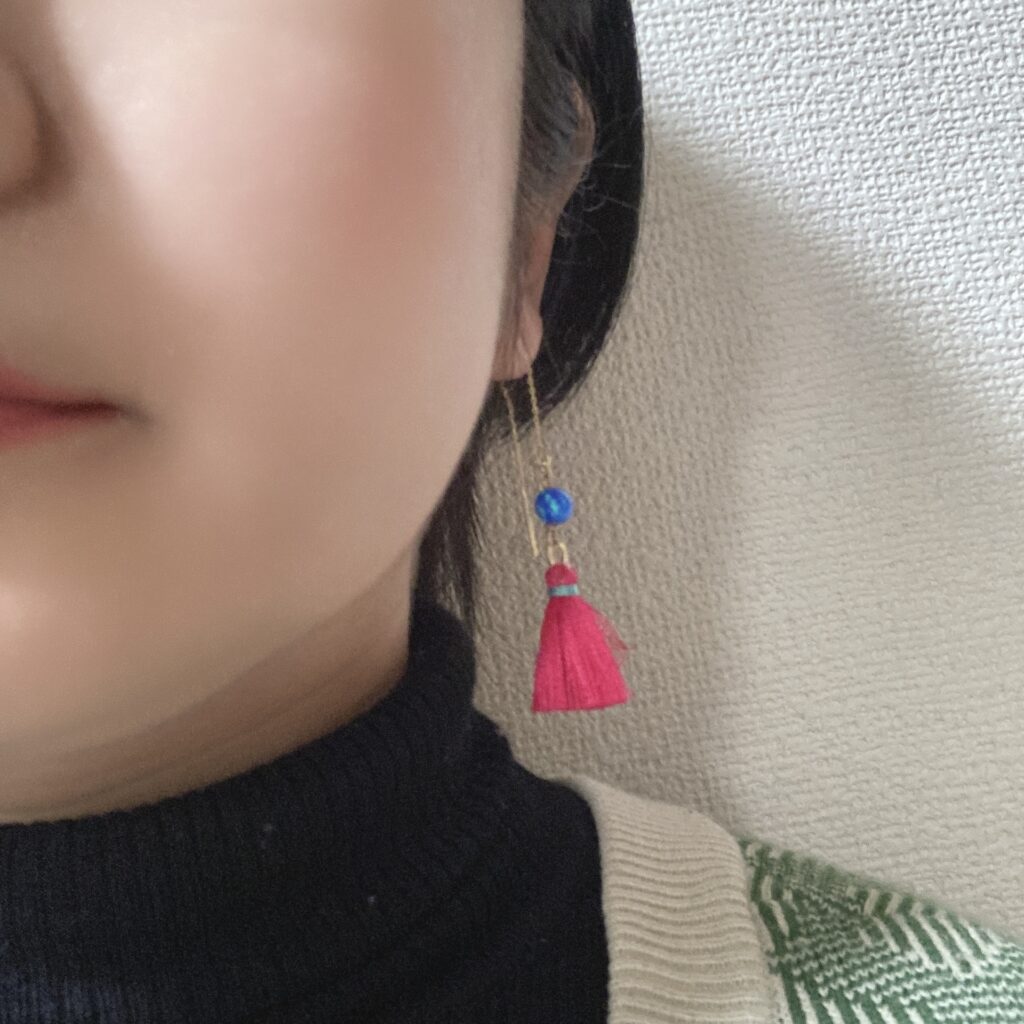 LEE100人隊が作ったピンクタッセルピアス