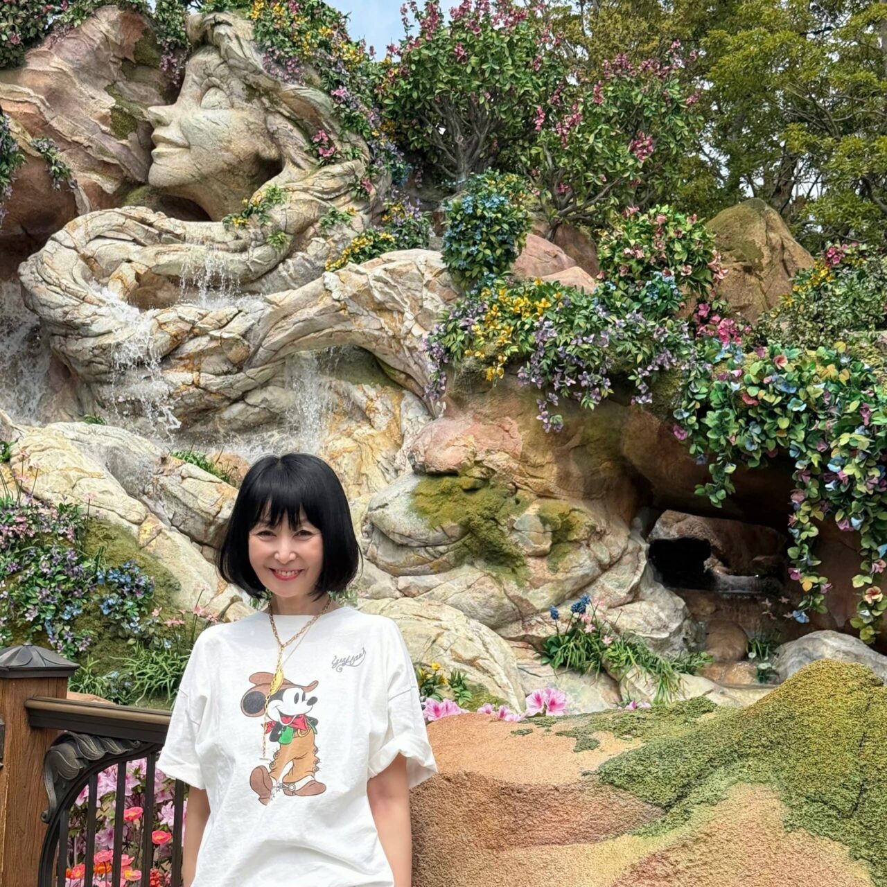 東京ディズニーシー　ファンタジースプリングス　ミッキーTシャツ