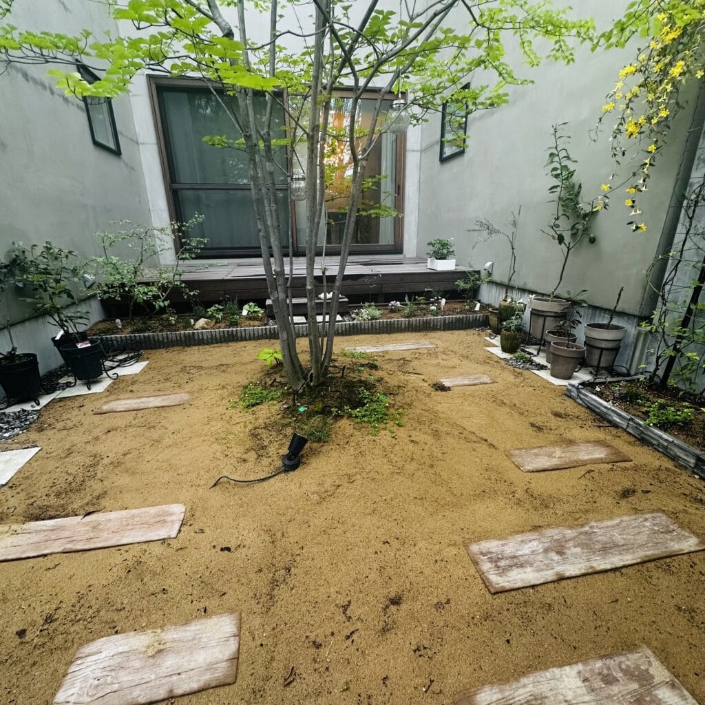 中庭　ガーデニング　うごく花屋MIKI