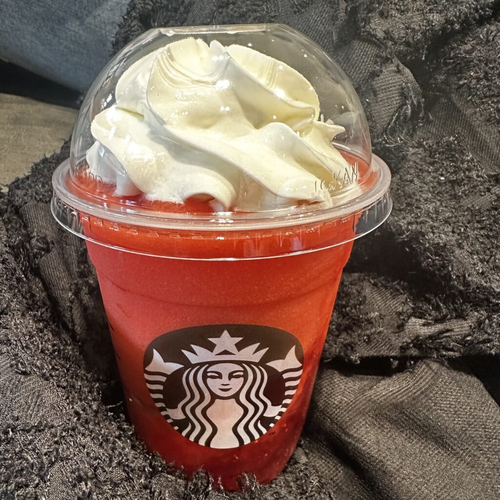 THE 苺 フラペチーノ