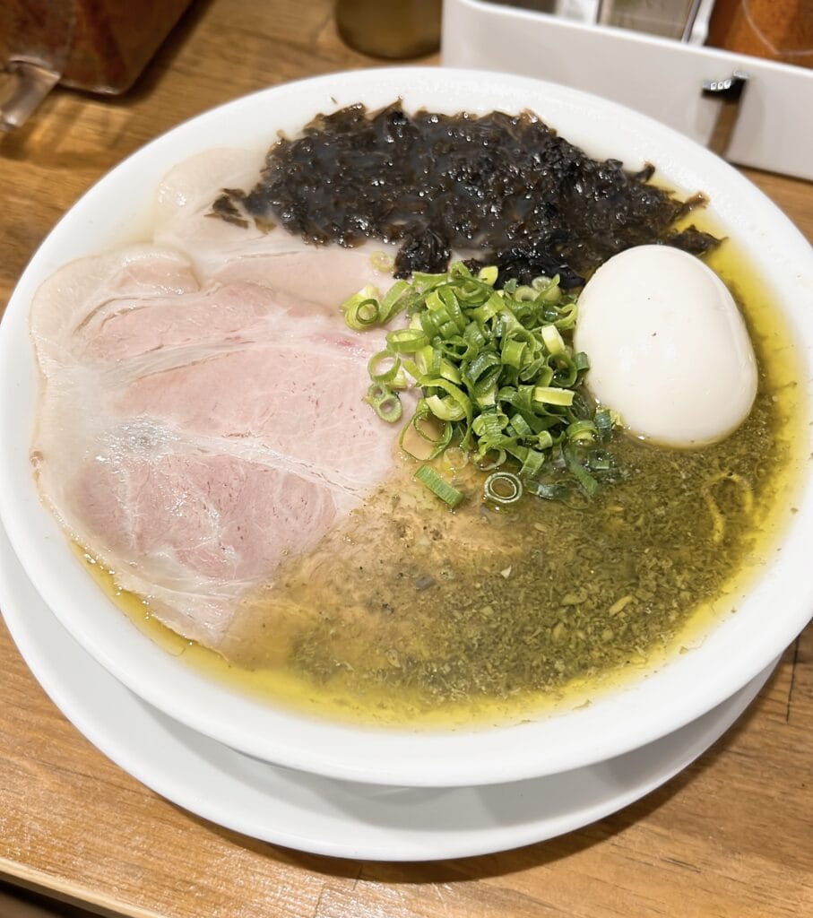 ラーメン　牡蠣ラーメン　ランチ