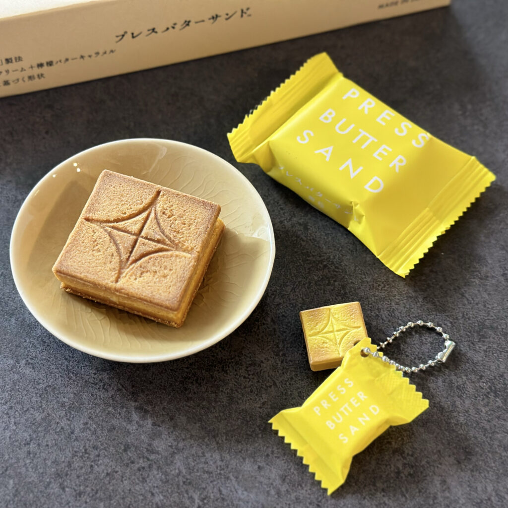 プレスバターサンドのカプセルトイ　ガチャガチャ