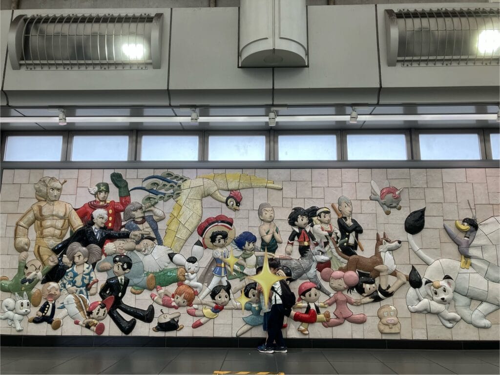 りんかい線
国際展示場前駅
構内
手塚治
壁画