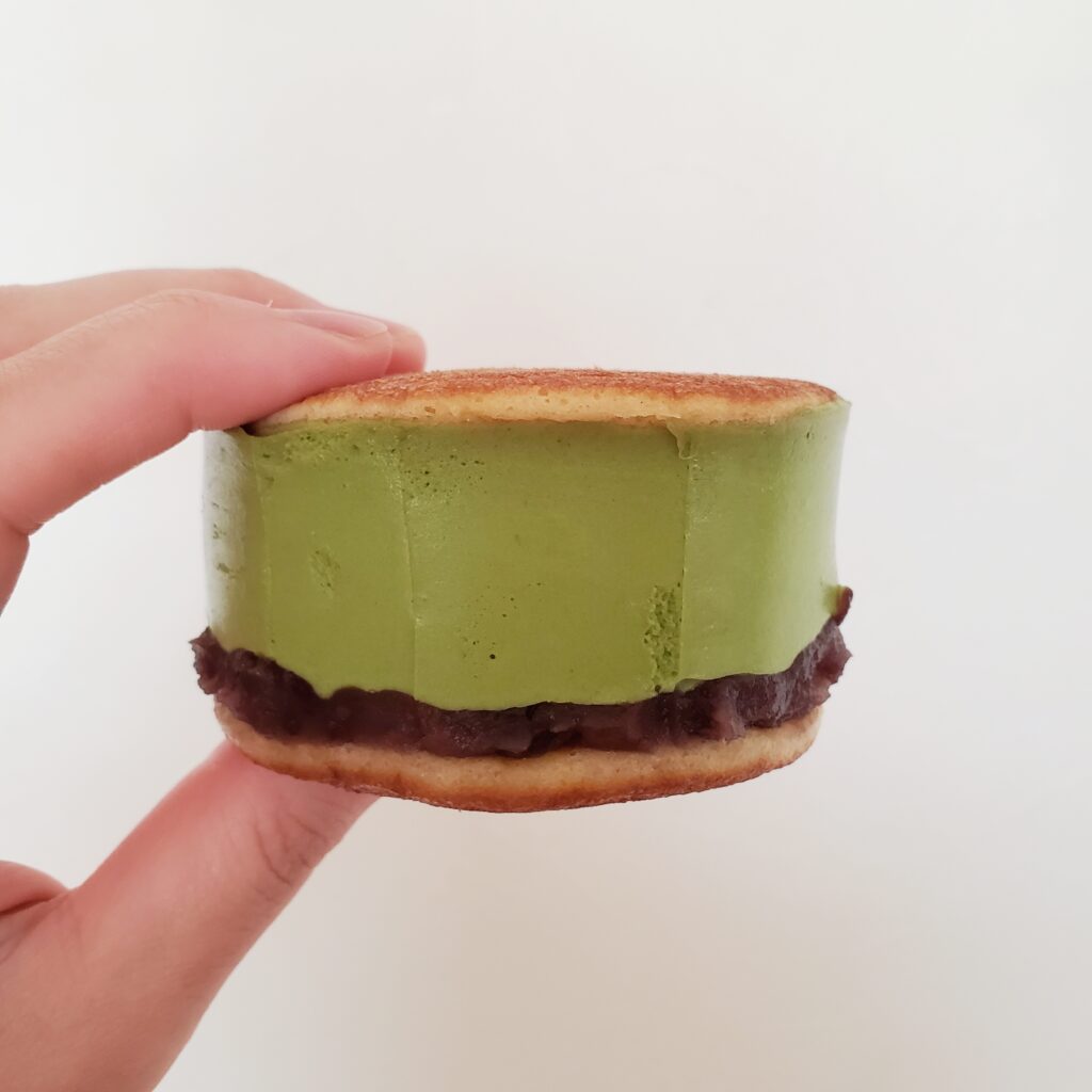 極厚　どら焼きバーガー（宇治抹茶ムース&つぶあん）