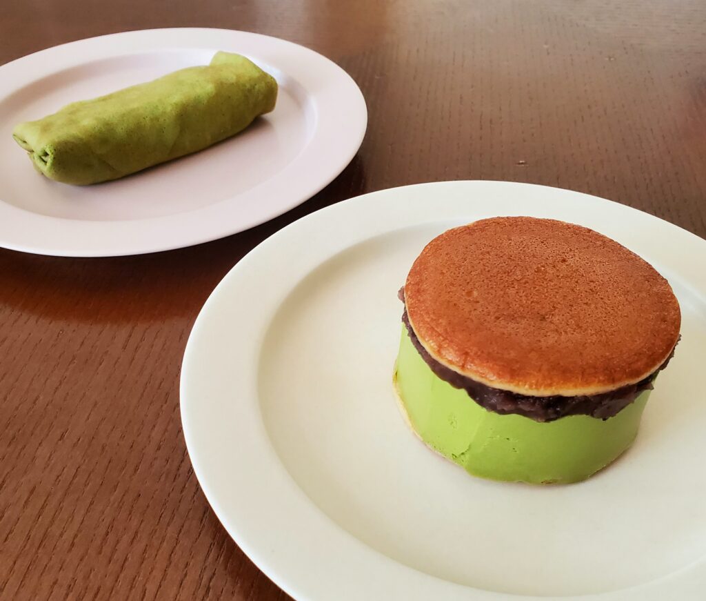 【抹茶スイーツ】ファミマ・ザ・クレープ＆極厚どら焼きバーガー