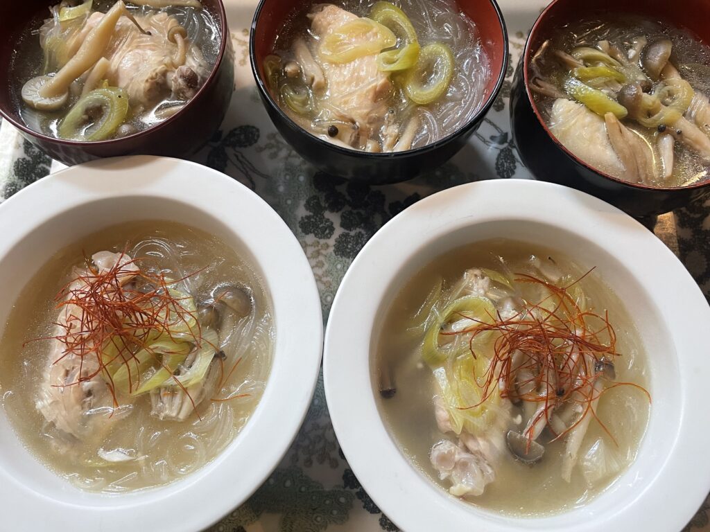 コウケンテツさんのレシピ「手羽先としめじの春雨スープ」を40代主婦が作ってみた写真。