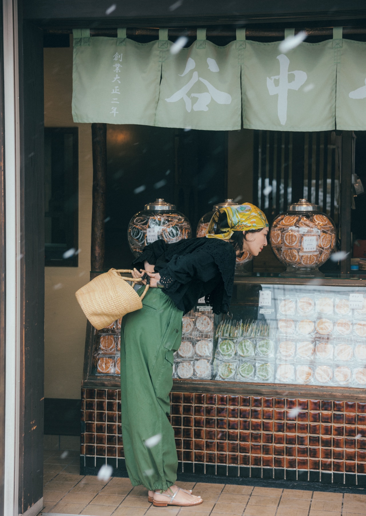 浜島直子さんのブラウス￥29700／カレンソロジー 二子玉川（カレンソロジー）のコーデ