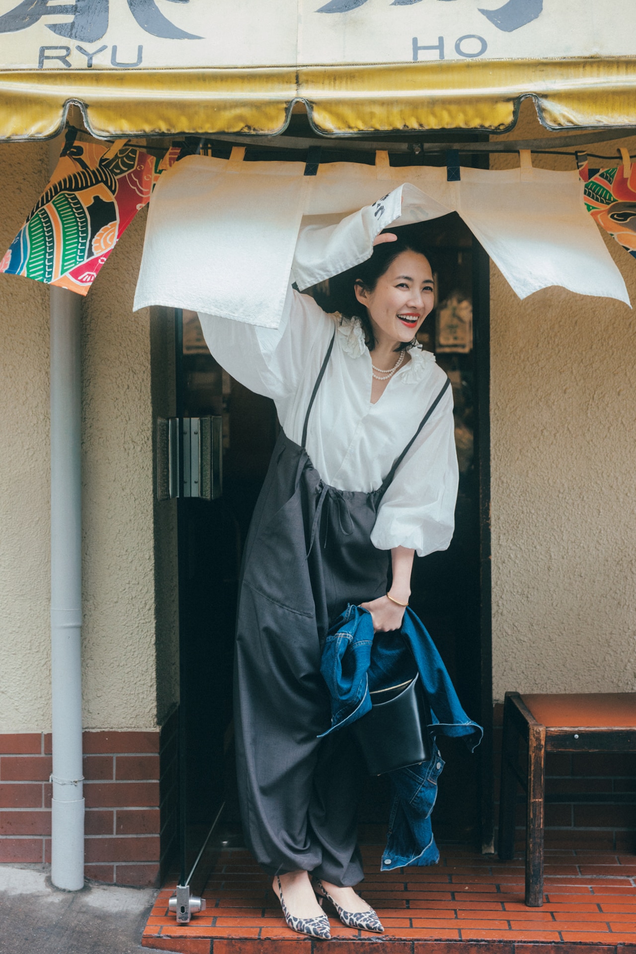 浜島直子さんのブラウス￥17600／レザボア（クリンクル クリンクル クリンクル）のコーデ