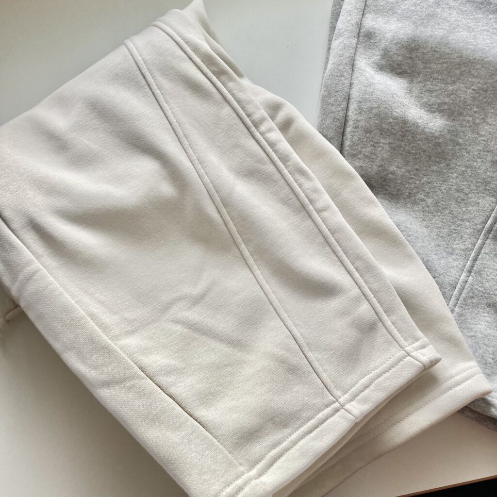 GU スウェットバレルレッグパンツ　すそ